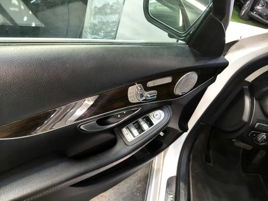 Mercedes-Benz C-Class C 300 BlueTEC Hybrid 7G-Tronic Plus (204 حصان) - 19
