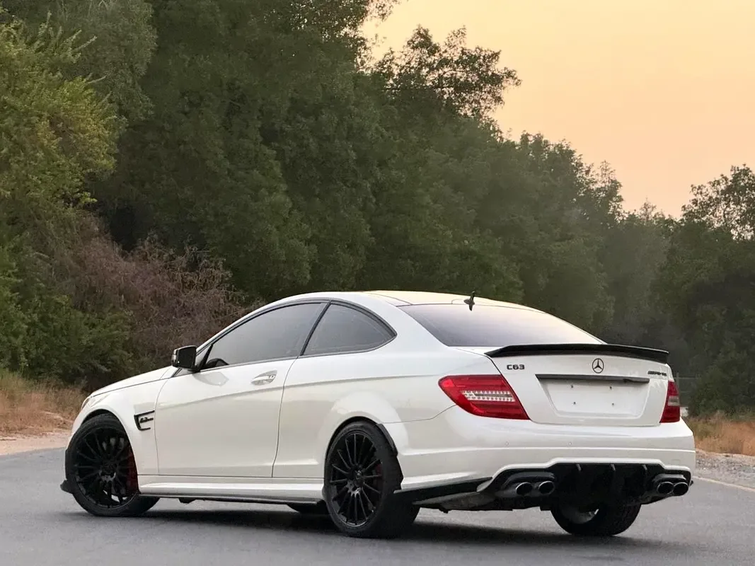 Mercedes-Benz C-Class C 63 AMG Speedshift MCT (457 hp) - 4