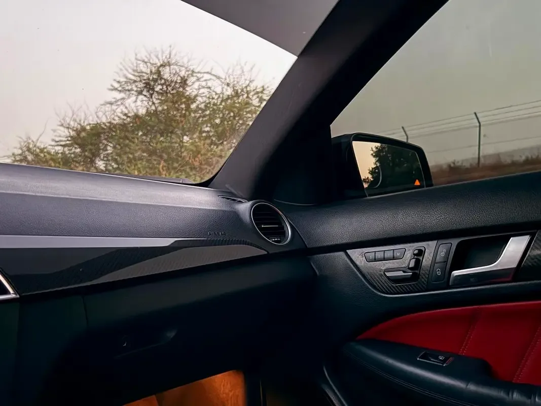 Mercedes-Benz C-Class C 63 AMG Speedshift MCT (457 hp) - 16