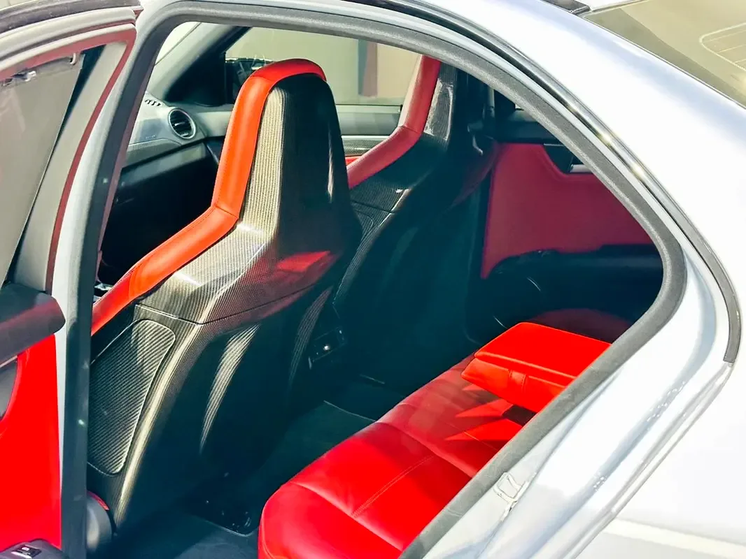 Mercedes-Benz C-Class C 63 AMG Speedshift MCT (457 حصان) - 15