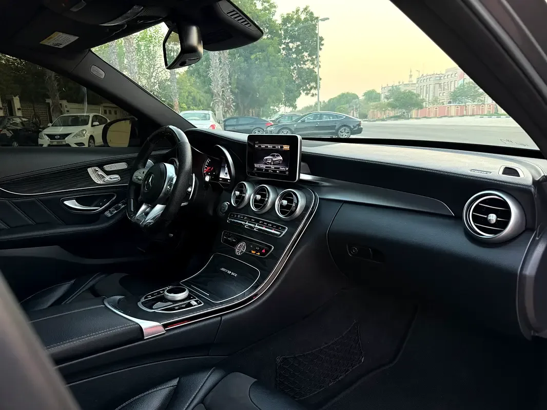 Mercedes-Benz C-Class C 63 SPEEDSHIFT (476 حصان) - 4
