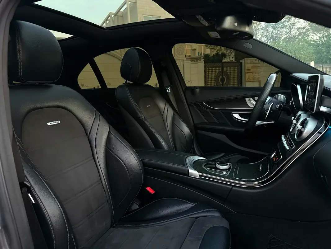 Mercedes-Benz C-Class C 63 SPEEDSHIFT (476 حصان) - 6