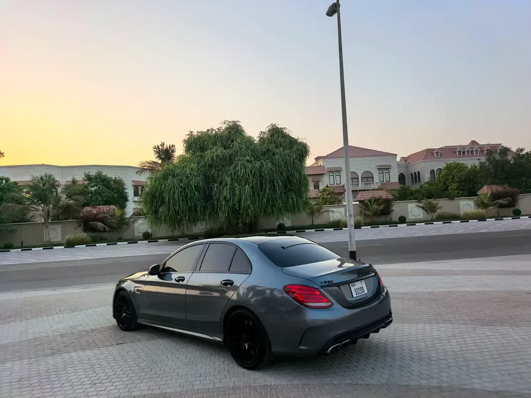 Mercedes-Benz C-Class C 63 SPEEDSHIFT (476 حصان) - 10
