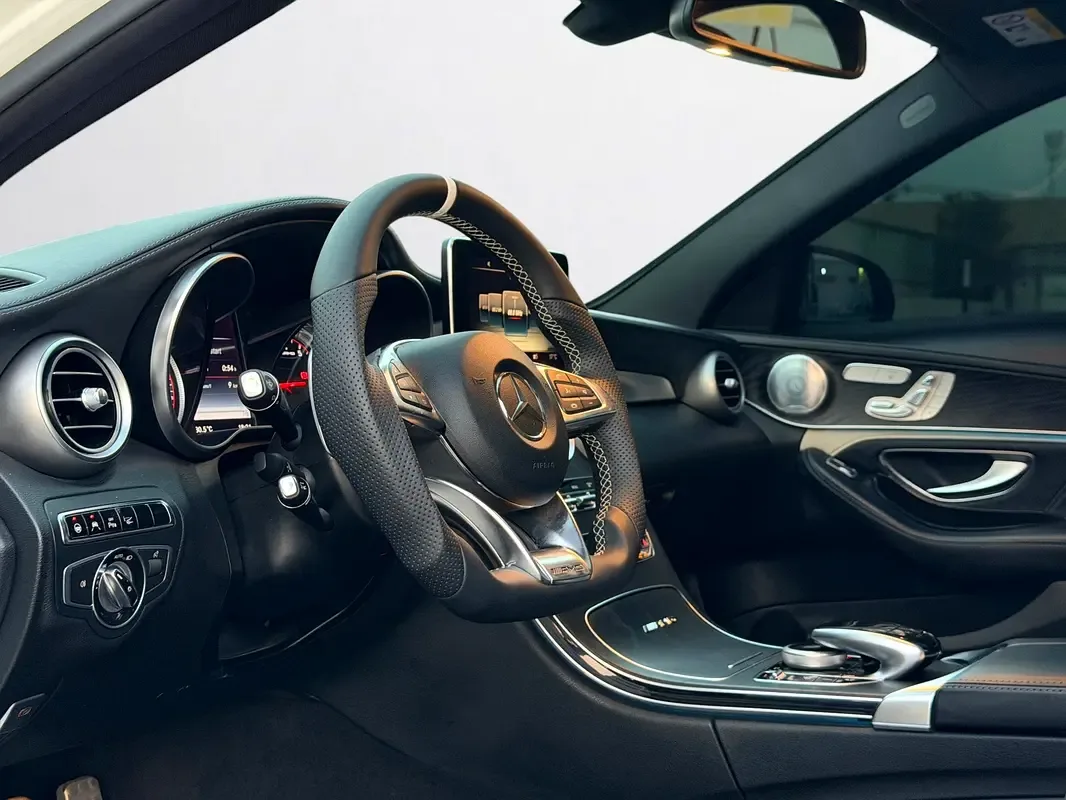 Mercedes-Benz C-Class C 63 SPEEDSHIFT DCT (476 حصان) - 12