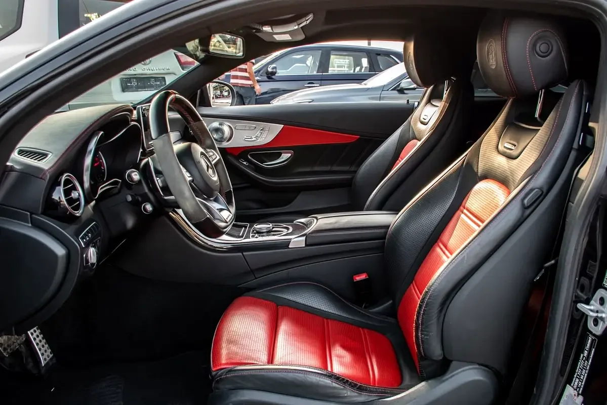 Mercedes-Benz C-Class s 63 7G-Tronic Plus (476 حصان) - 7