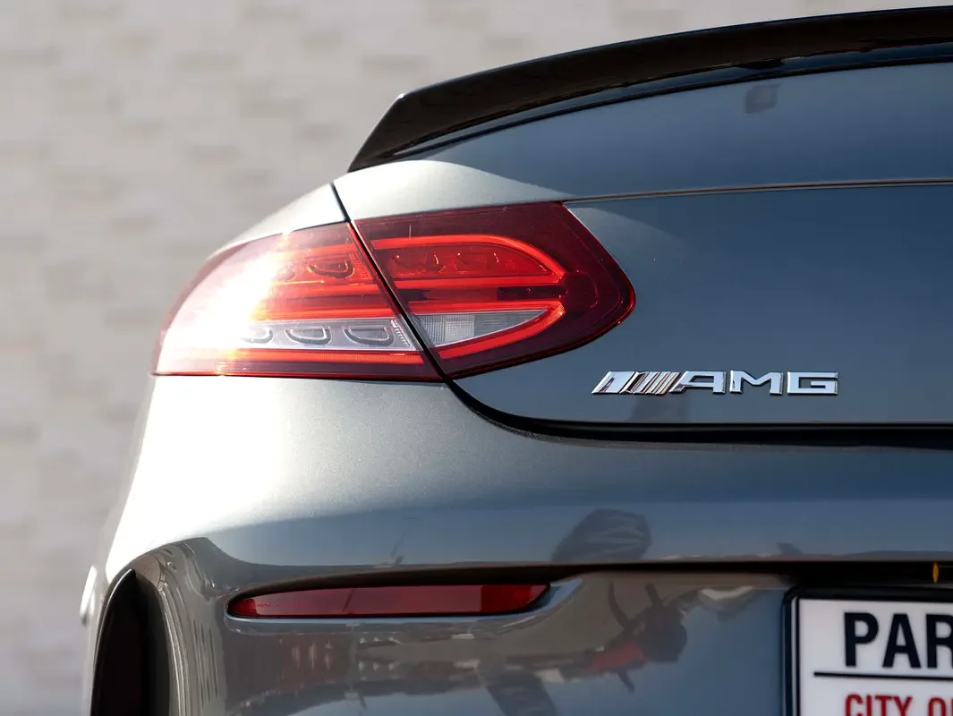 Mercedes-Benz C-Class s 63 7G-Tronic Plus (476 hp) - 7