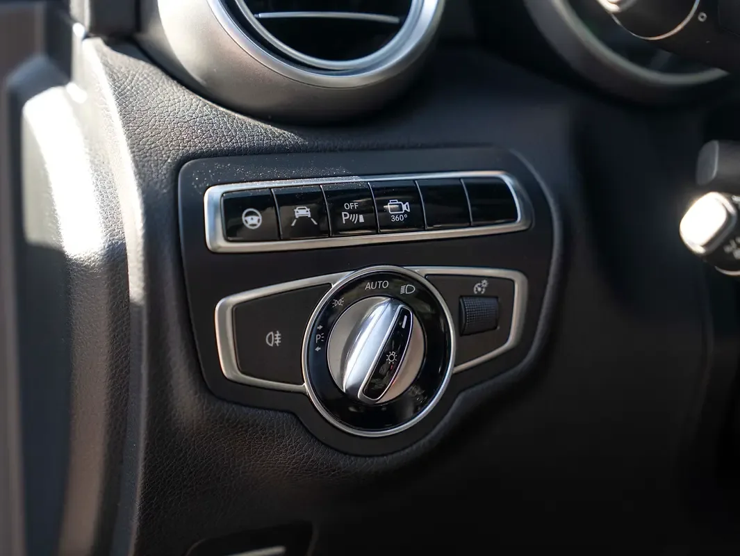 Mercedes-Benz C-Class s 63 7G-Tronic Plus (476 hp) - 16
