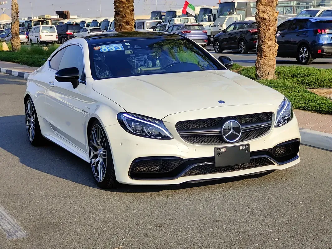 Mercedes-Benz C-Class s 63 7G-Tronic Plus (476 حصان)