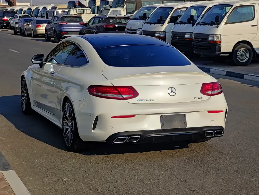 Mercedes-Benz C-Class s 63 7G-Tronic Plus (476 حصان) - 4