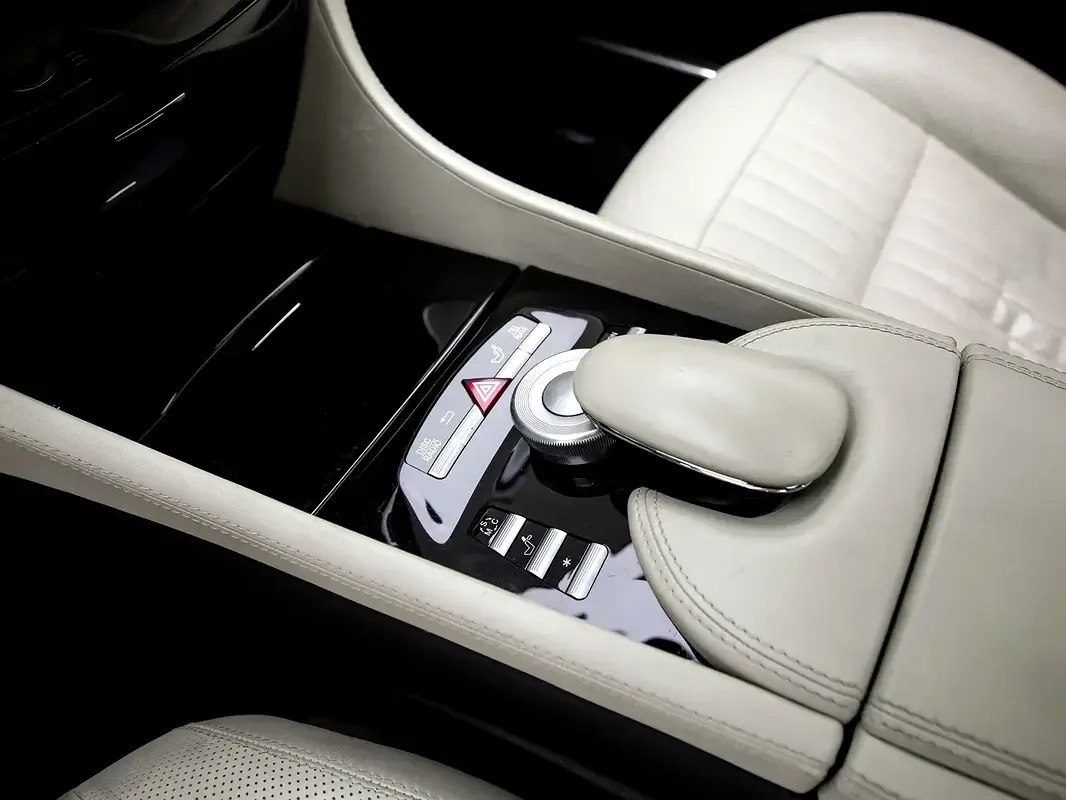Mercedes-Benz CL-Class CL 550 7G-Tronic (388 حصان) - 13