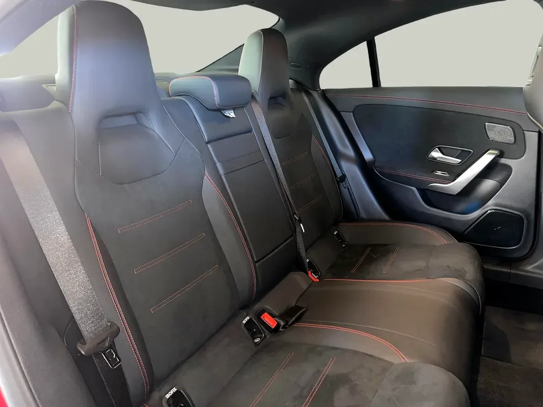 Mercedes-Benz CLA 2.0 AMT 4WD (224 حصان) - 10