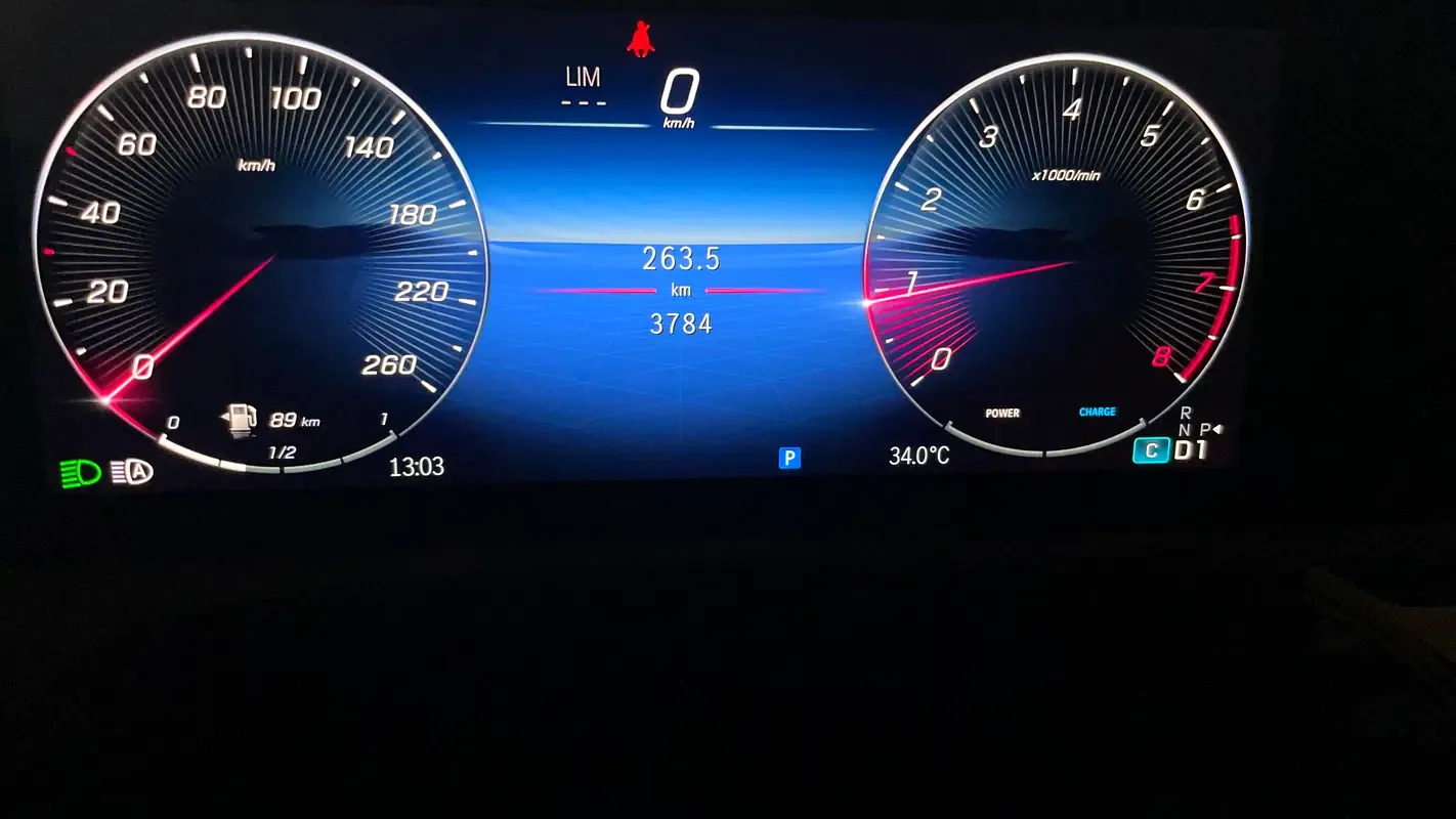 Mercedes-Benz CLA 2.0 AMT 4WD (224 حصان) - 9