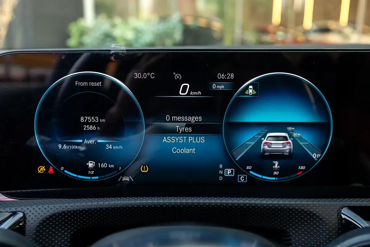 Mercedes-Benz CLA 250 7G-DCT (224 حصان) - 16