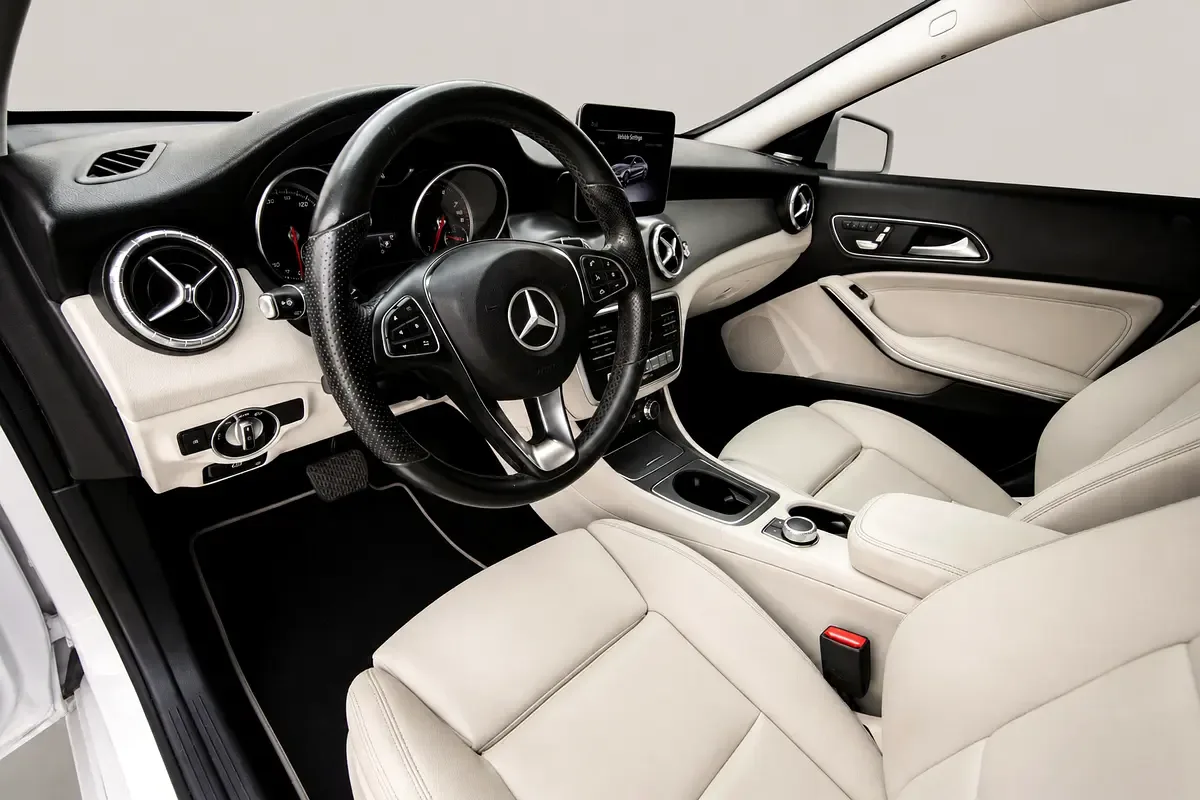 Mercedes-Benz CLA 250 7G-DCT (224 hp) - 8