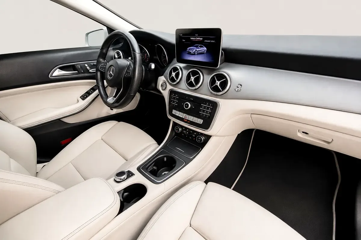 Mercedes-Benz CLA 250 7G-DCT (224 hp) - 13