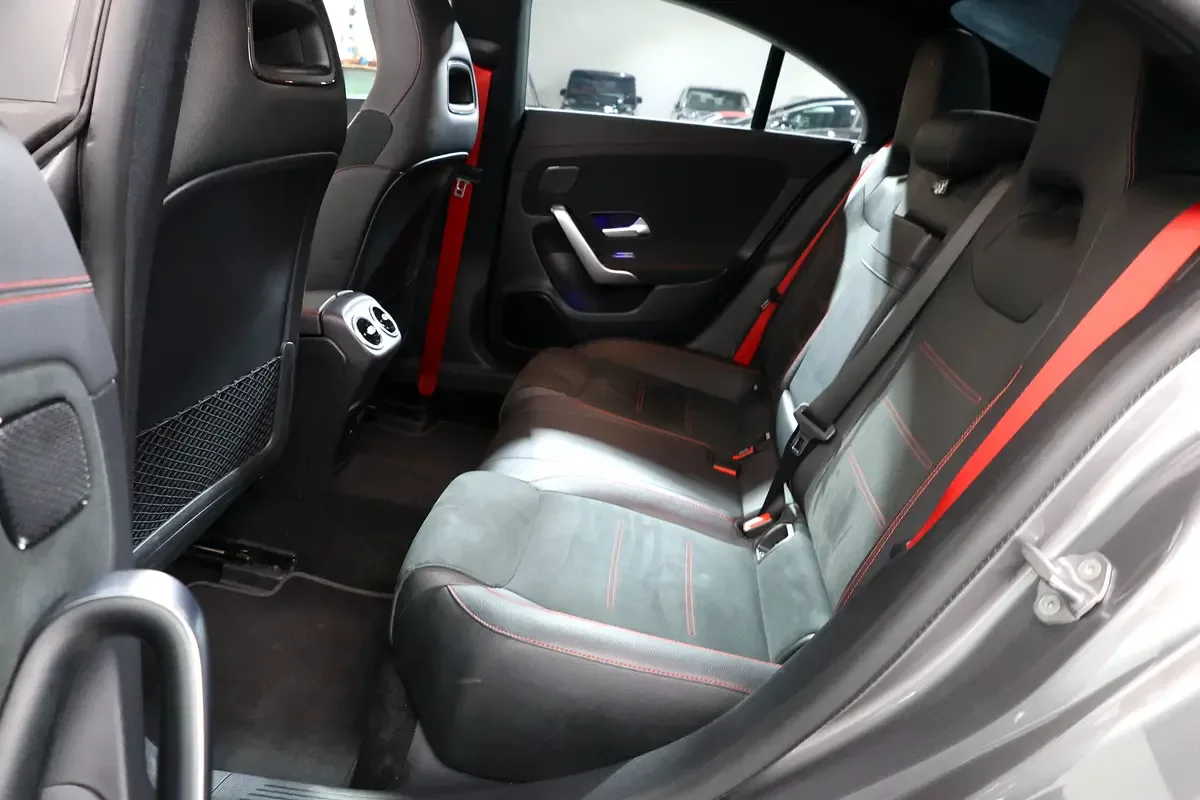 Mercedes-Benz CLA 35 7G-DCT 4MATIC (306 حصان) - 13