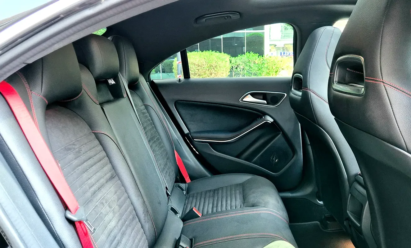 Mercedes-Benz CLA CLA 250 7G-DCT 4MATIC (211 حصان) - 12