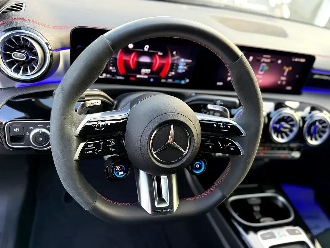 Mercedes-Benz CLA E AT RWD (224 hp) - 14