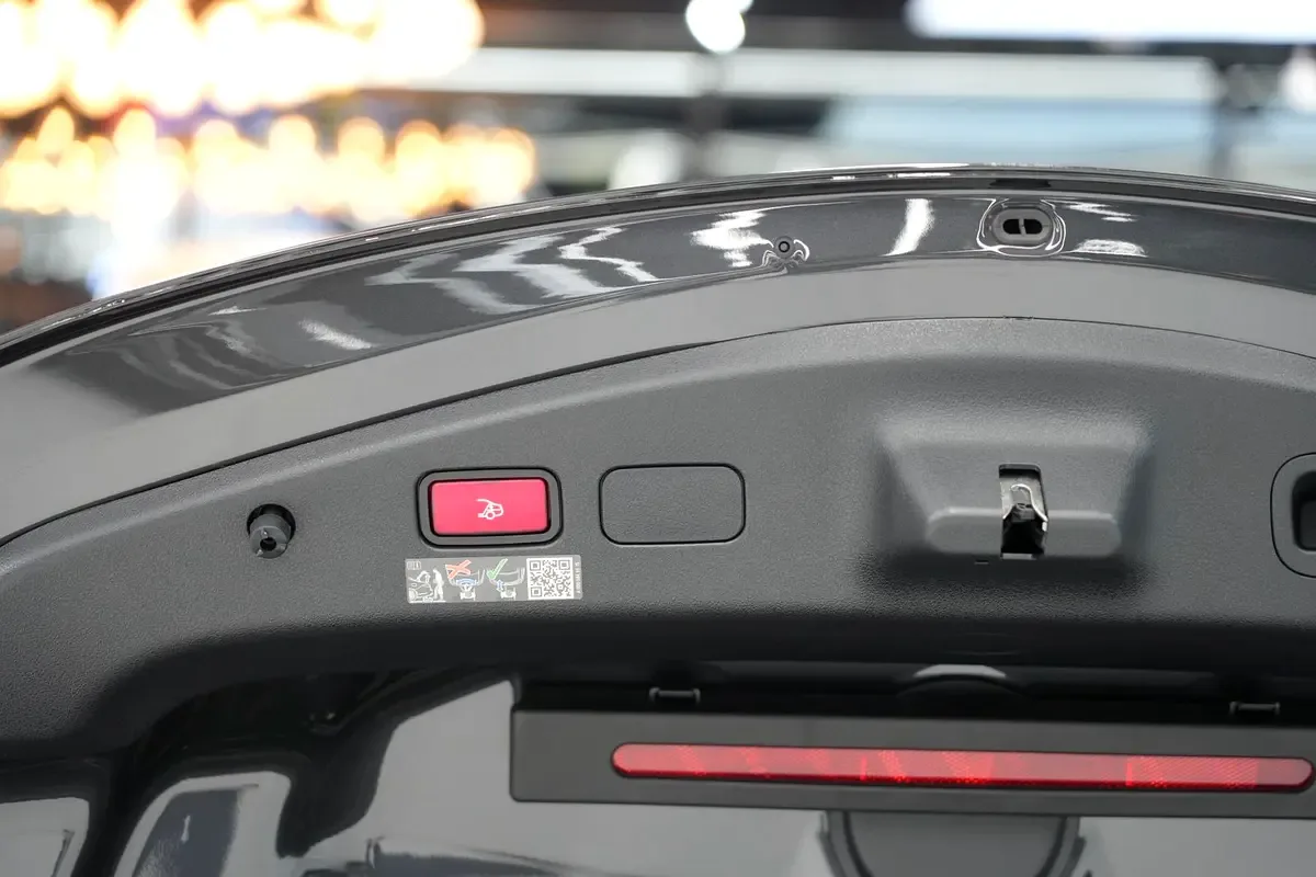 Mercedes-Benz CLE 2.0 AT RWD (204 hp) - 19