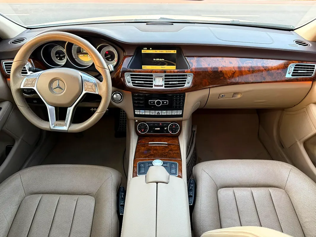 Mercedes-Benz CLS CLS 500 BlueEfficiency 7G-Tronic Plus 4Matic (408 hp) - 10