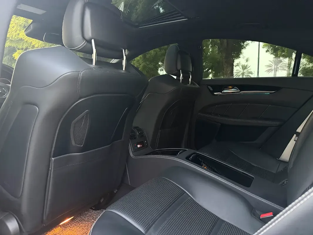 Mercedes-Benz CLS CLS 63 AMG Speedshift MCT 4Matic (557 حصان) - 9
