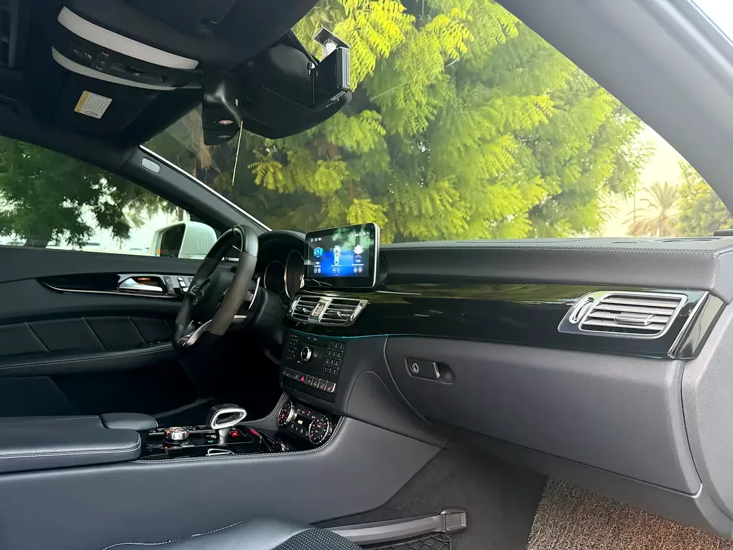 Mercedes-Benz CLS CLS 63 AMG Speedshift MCT 4Matic (557 حصان) - 16