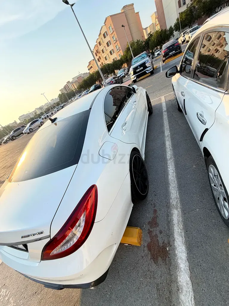 Mercedes-Benz CLS CLS 63 Speedshift MCT (557 حصان) - 4