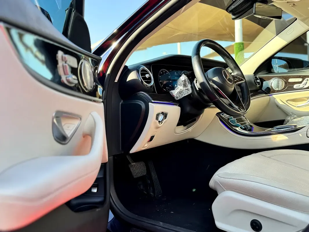 Mercedes-Benz E-Class 2.0 AT (255 حصان) - 11