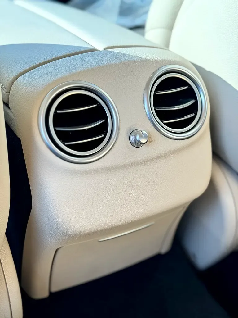Mercedes-Benz E-Class 2.0 AT (255 حصان) - 18