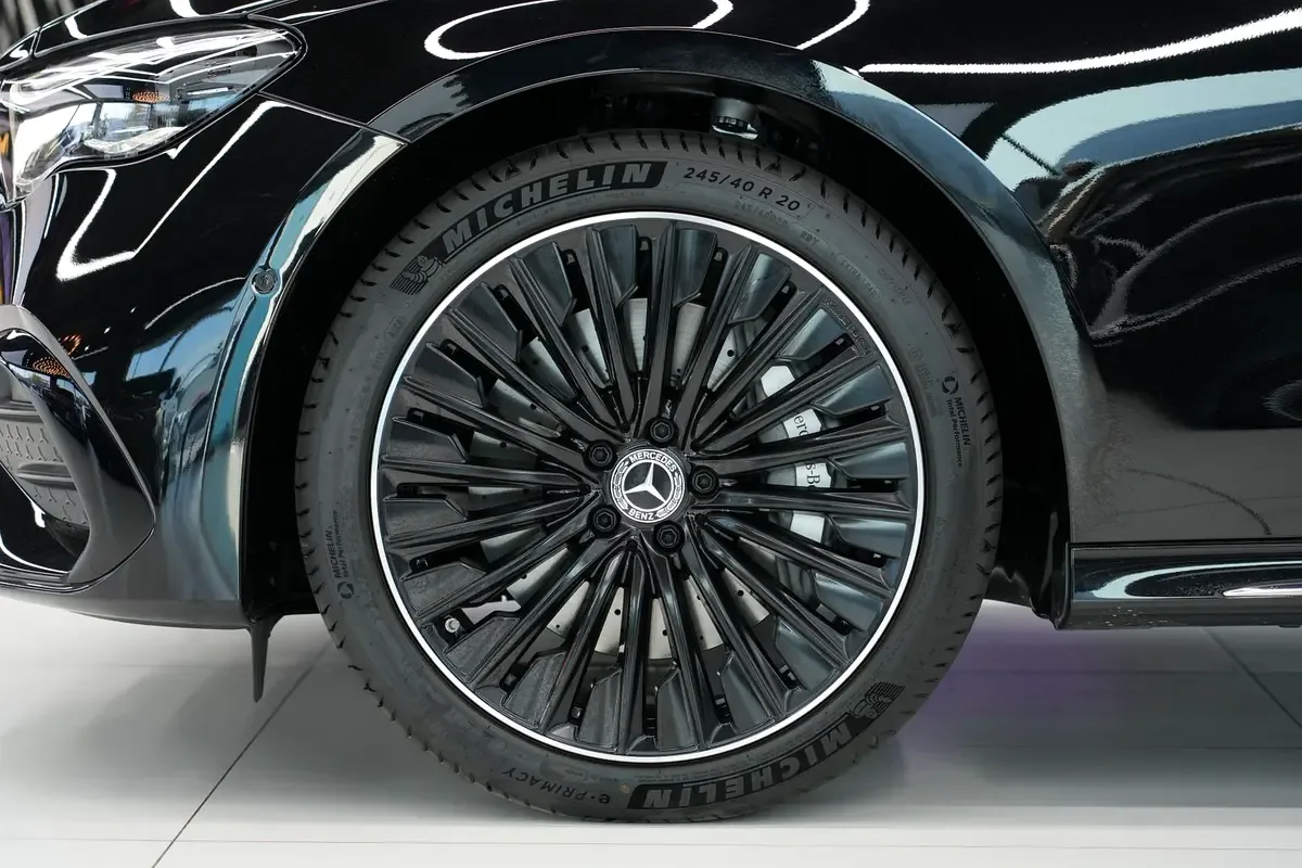 Mercedes-Benz E-Class 2.0 AT (255 hp) - 5