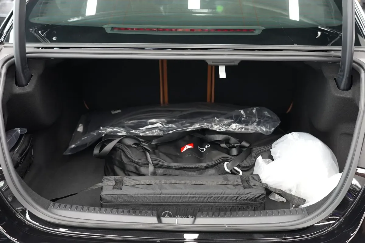 Mercedes-Benz E-Class 2.0 AT (255 حصان) - 20