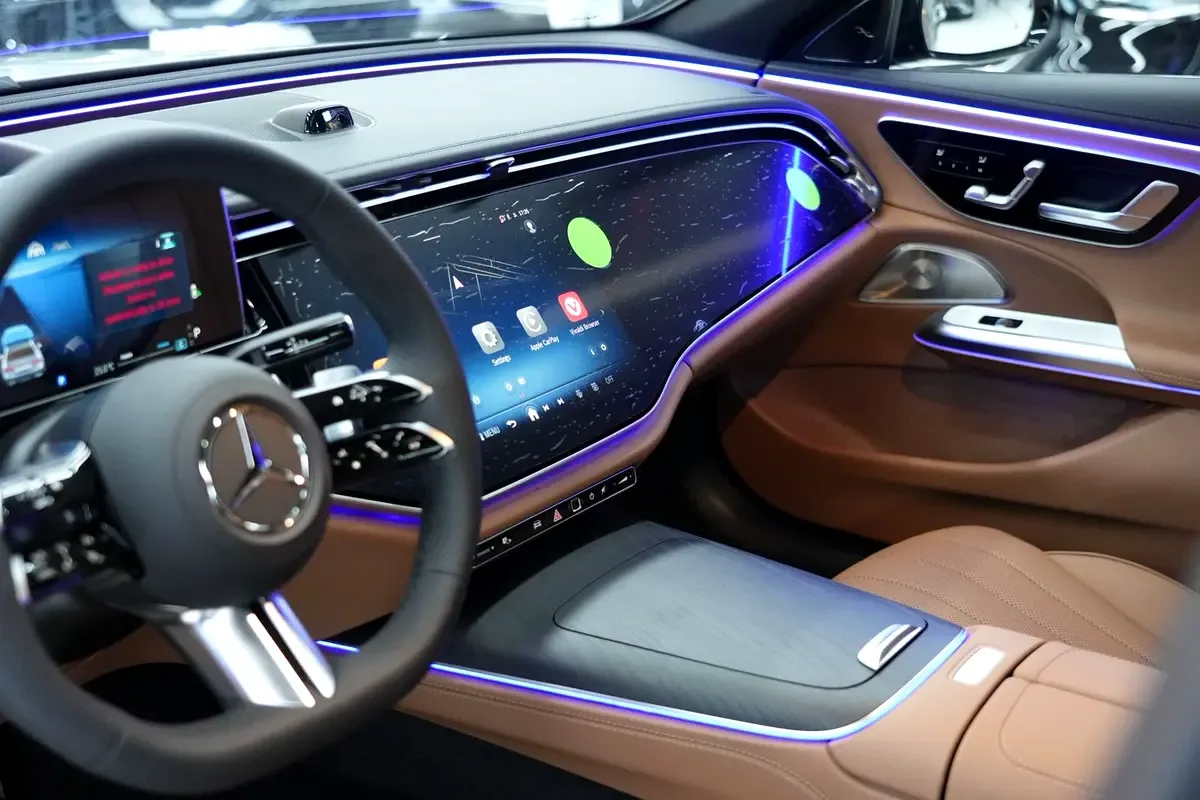 Mercedes-Benz E-Class 2.0 AT (255 hp) - 12