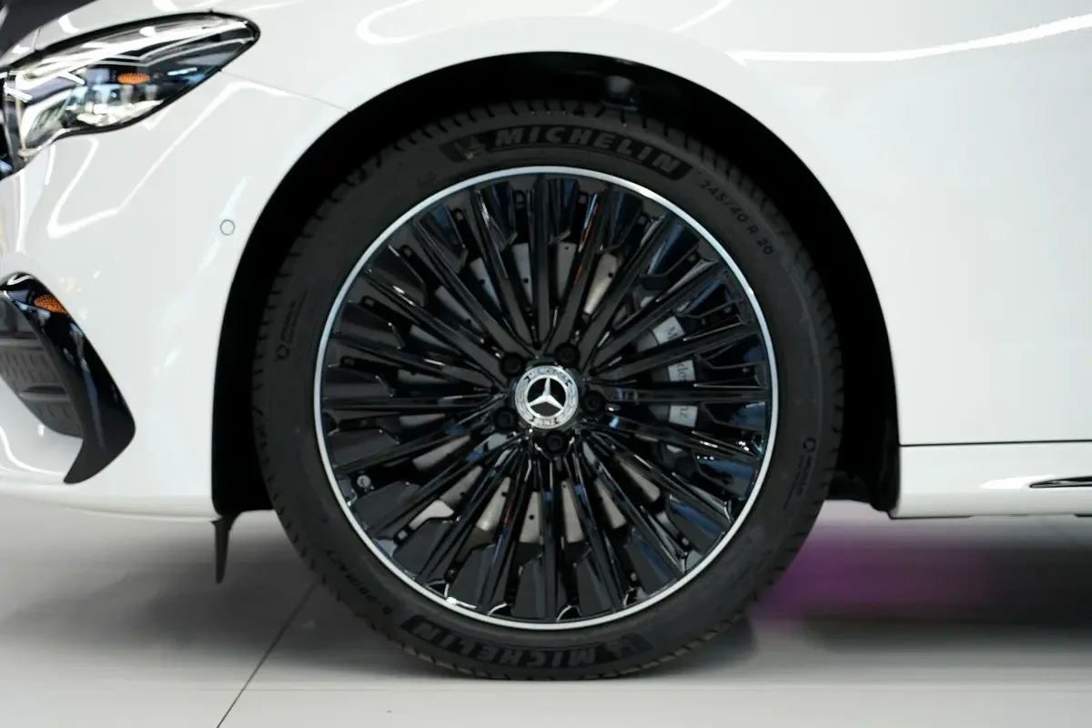 Mercedes-Benz E-Class 2.0 AT (255 hp) - 6
