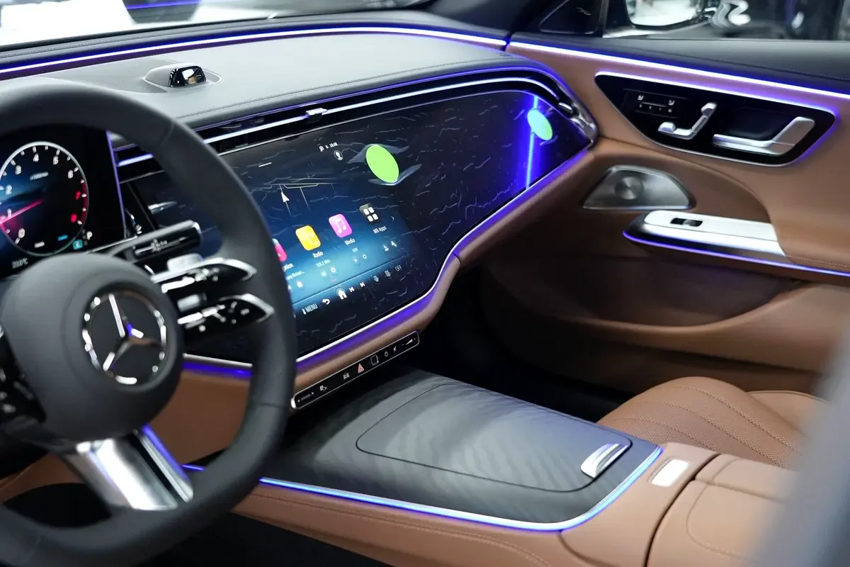 Mercedes-Benz E-Class 2.0 AT (255 hp) - 12