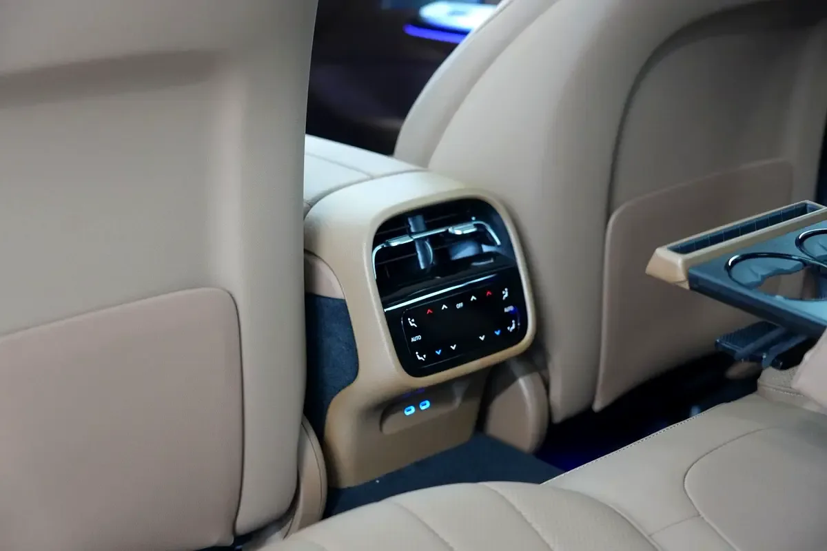 Mercedes-Benz E-Class 2.0 AT (255 hp) - 17