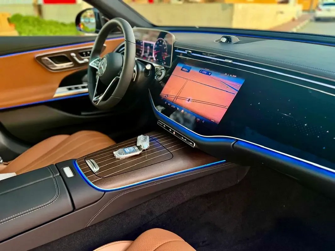 Mercedes-Benz E-Class 2.0 AT (255 حصان) - 18