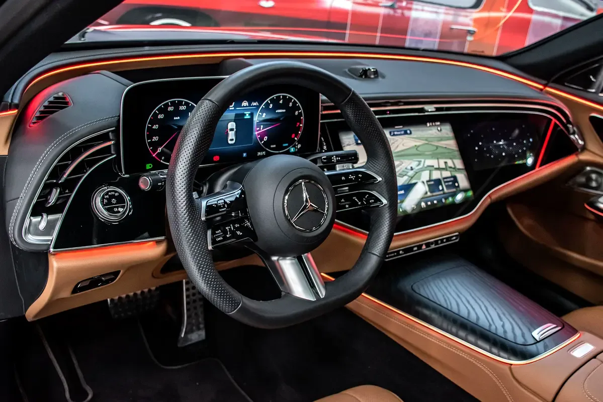 Mercedes-Benz E-Class 2.0 AT (255 حصان) - 11