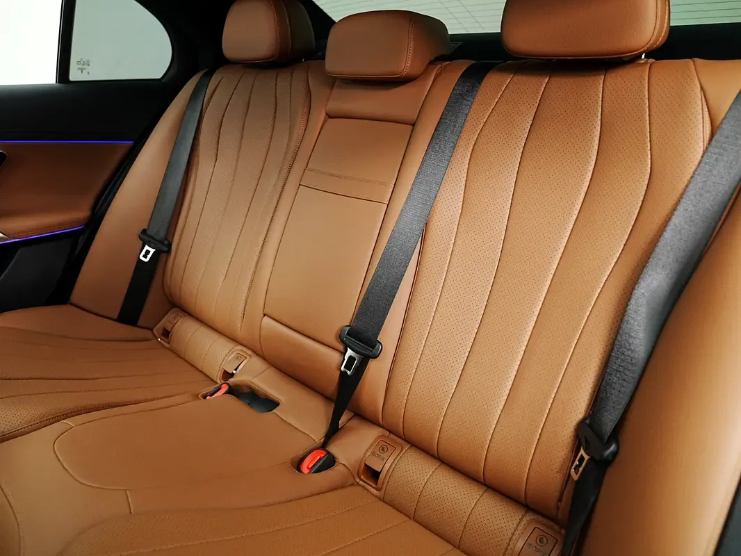 Mercedes-Benz E-Class 2.0 AT (255 حصان) - 13