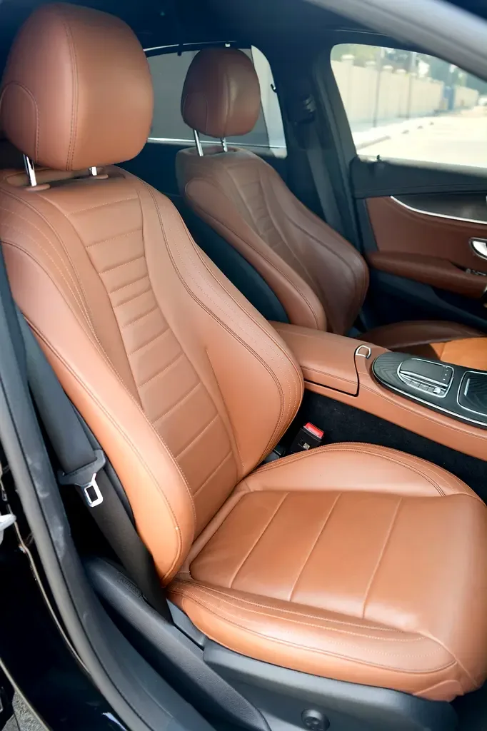 Mercedes-Benz E-Class 2.0 AT (255 حصان) - 11