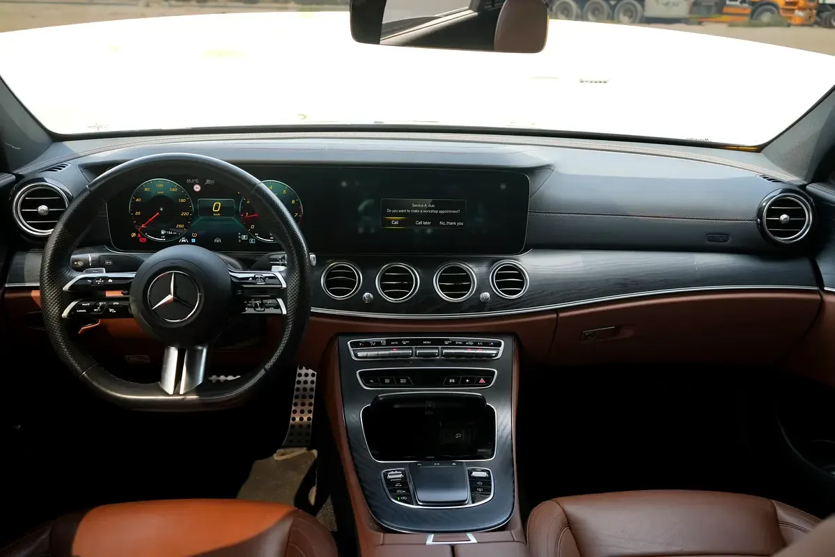 Mercedes-Benz E-Class 2.0 AT (255 حصان) - 17