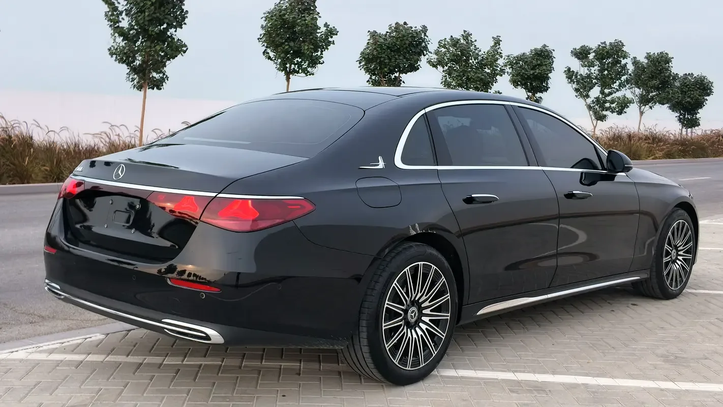 Mercedes-Benz E-Class 2.0 AT (255 حصان) - 2