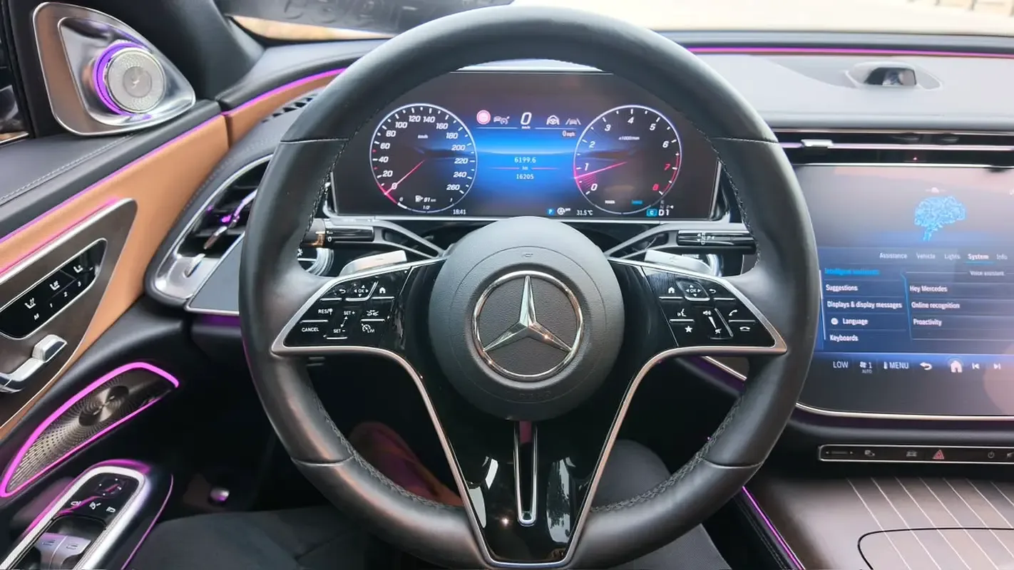 Mercedes-Benz E-Class 2.0 AT (255 حصان) - 11