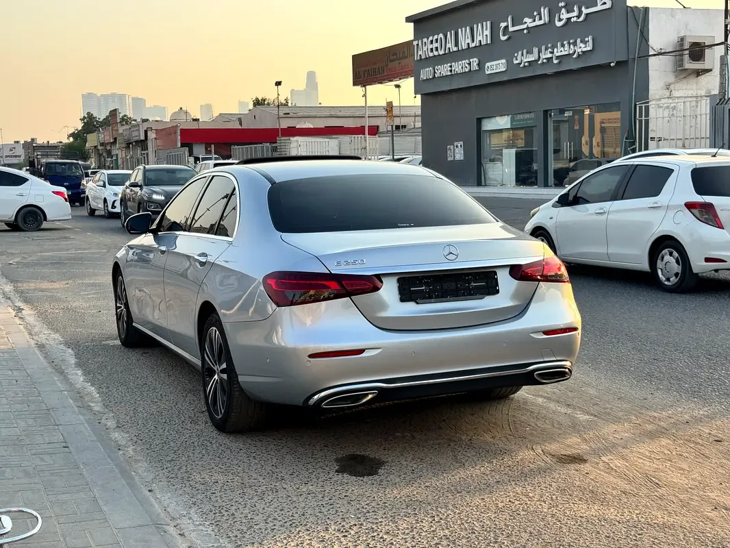 Mercedes-Benz E-Class 2.0 AT RWD (150 hp) - 4