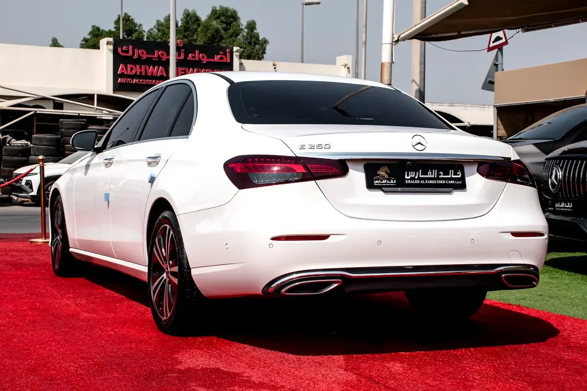 Mercedes-Benz E-Class 2.0 AT RWD (150 حصان) - 4