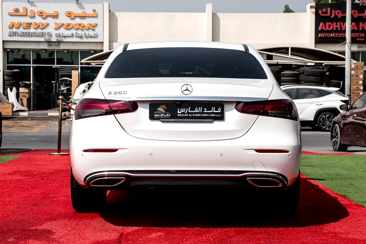 Mercedes-Benz E-Class 2.0 AT RWD (150 حصان) - 6