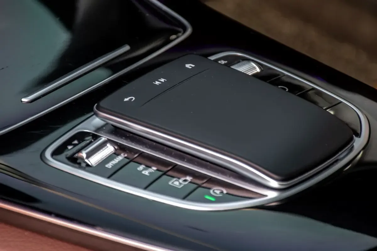 Mercedes-Benz E-Class 2.0 AT RWD (150 حصان) - 9