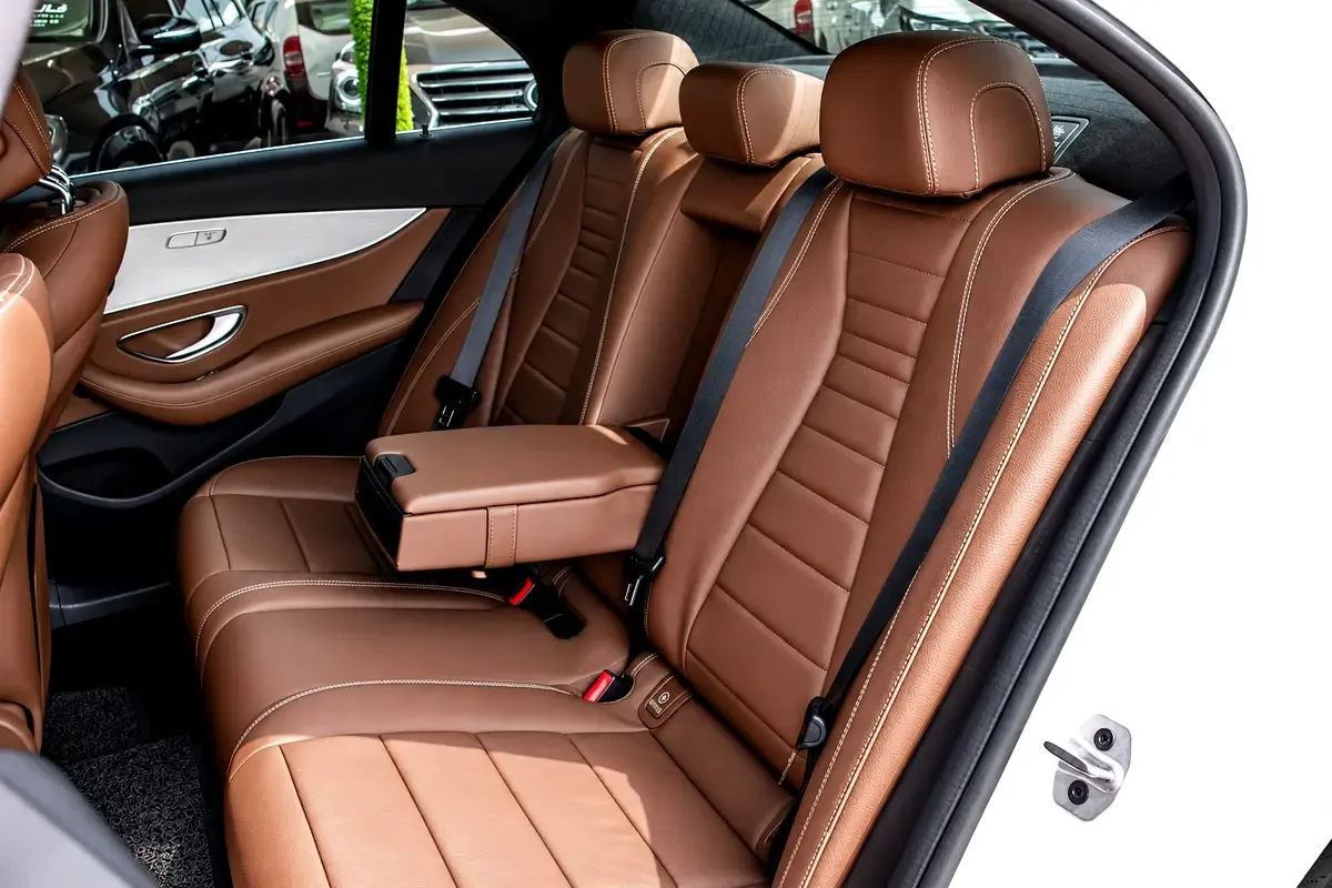 Mercedes-Benz E-Class 2.0 AT RWD (150 حصان) - 14