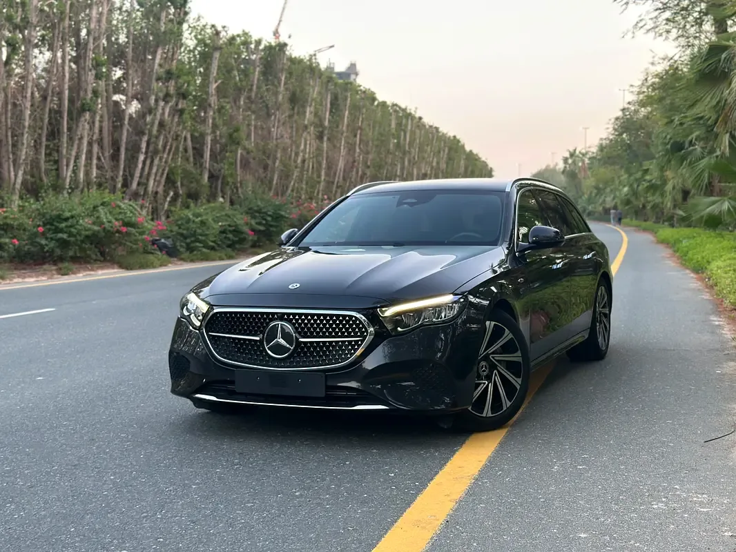 Mercedes-Benz E-Class 2.0 AT RWD (313 hp)