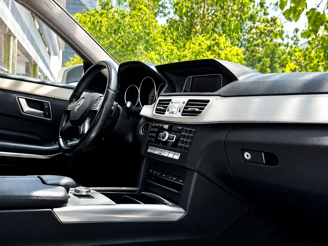 Mercedes-Benz E-Class E 200 7G-Tronic Plus (184 حصان) - 7