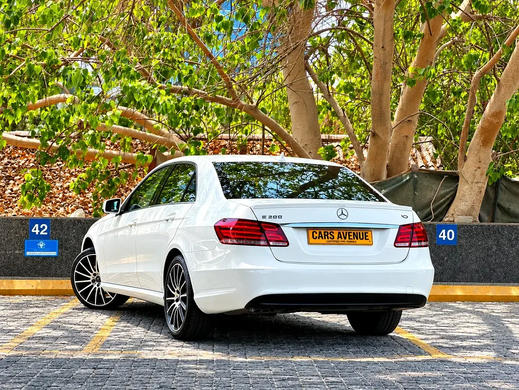 Mercedes-Benz E-Class E 200 7G-Tronic Plus (184 حصان) - 9